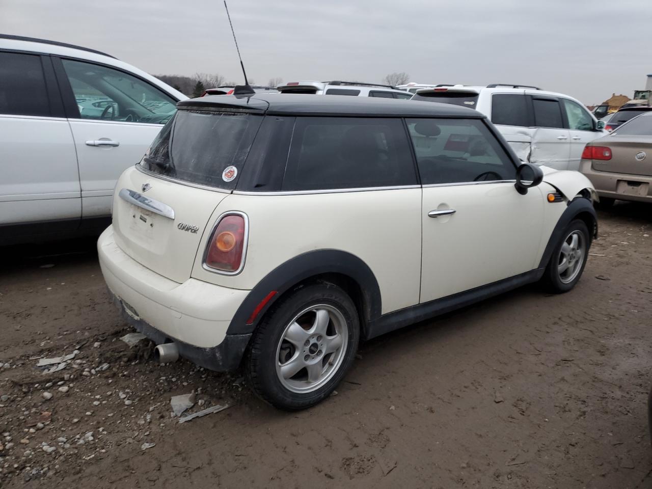 Изображение 3 2010 MINI COOPER  2010 с VIN WMWMF3C58ATZ63556