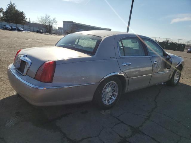 Image 3 of 1999 LINCOLN TOWN CAR SIGNATURE 1999 with VIN 1LNFM82W3XY611159