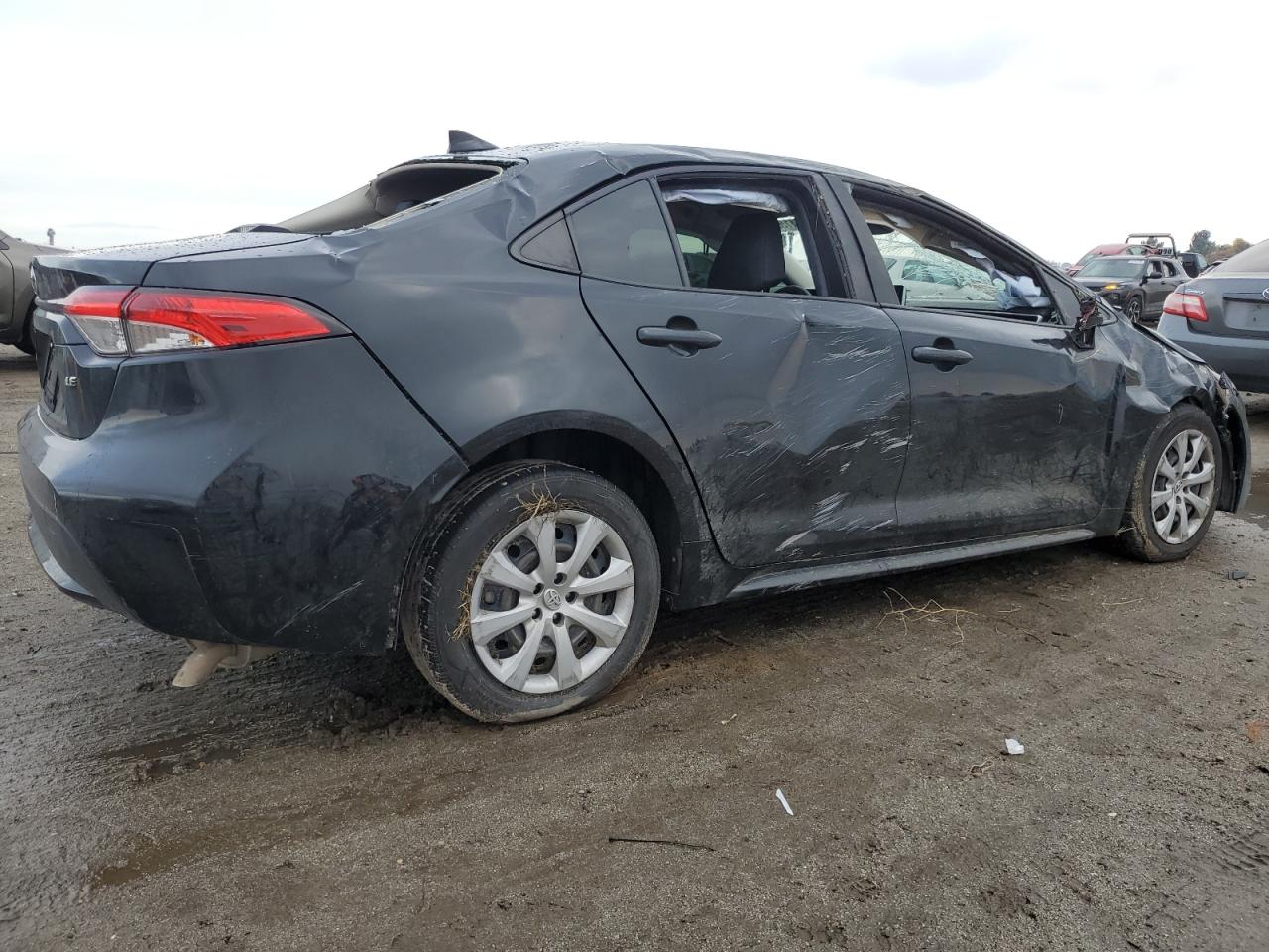 Image 3 of 2020 TOYOTA COROLLA LE 2020 with VIN JTDEPRAE2LJ033080