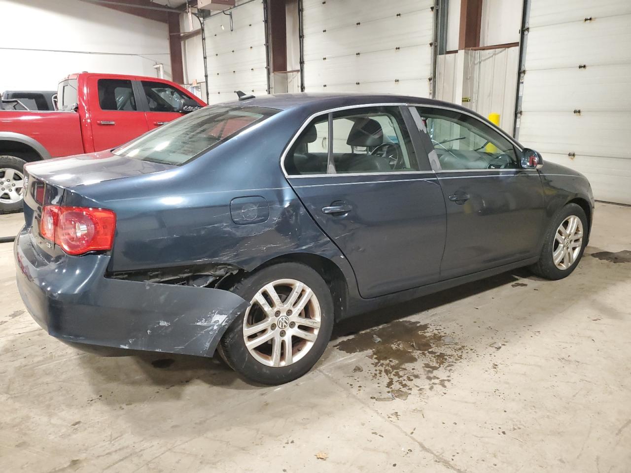 Image 3 of 2007 VOLKSWAGEN JETTA 2.5 OPTION PACKAGE 1 2007 with VIN 3VWSG71KX7M049871