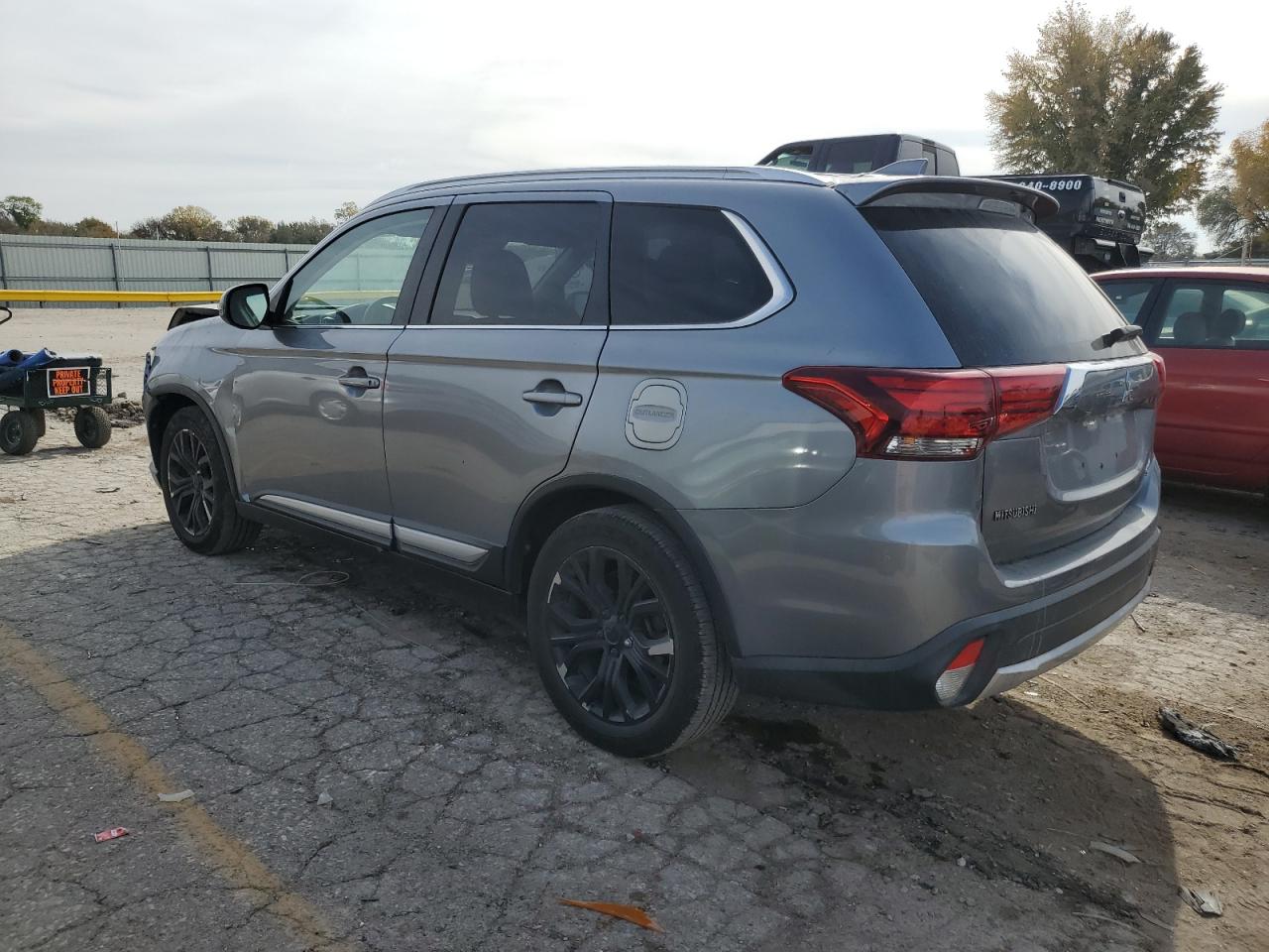 Image 2 of 2017 MITSUBISHI OUTLANDER SE 2017 with VIN JA4AD3A38HZ015589