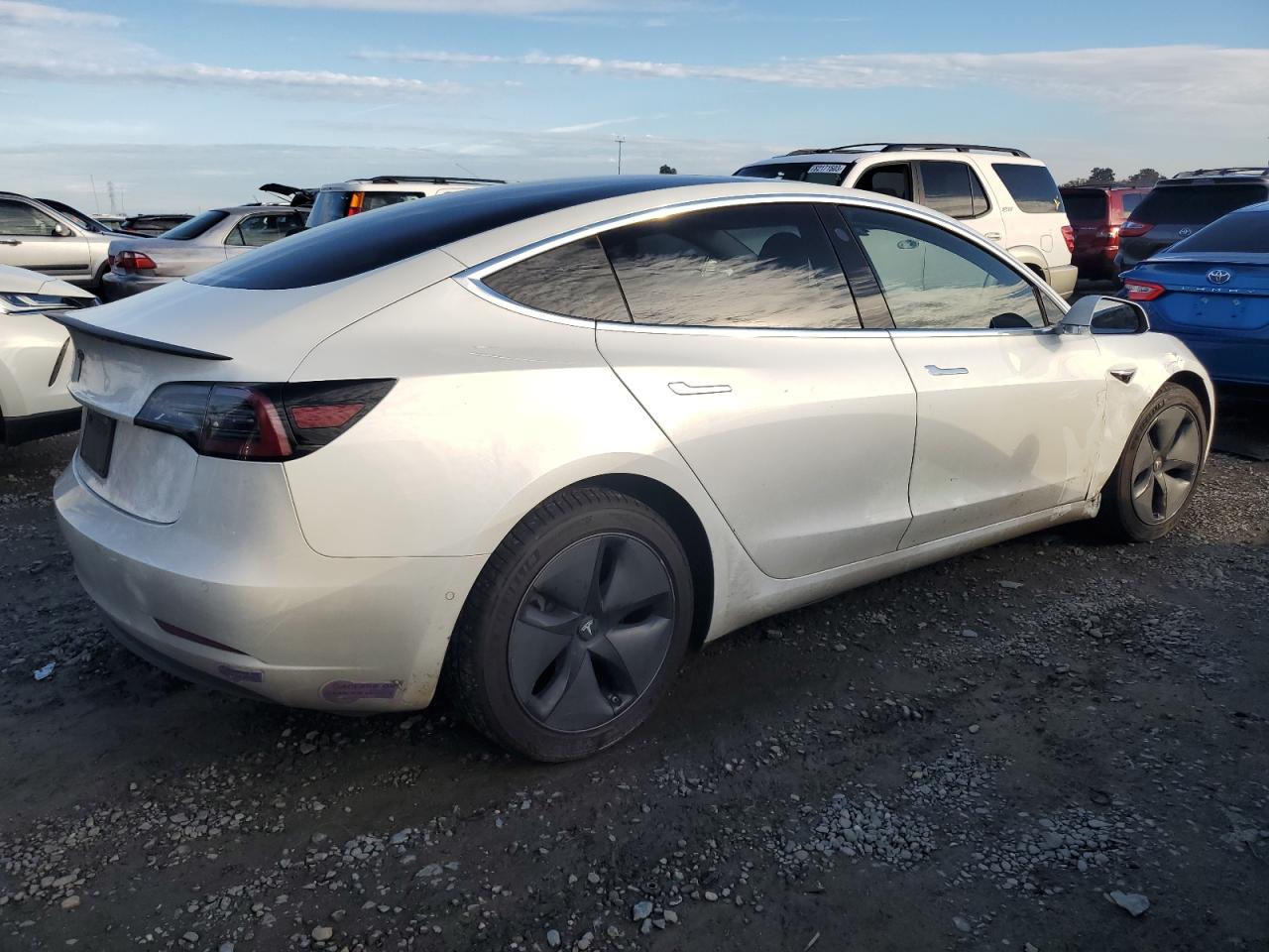 Obraz 3 z 2019 TESLA MODEL 3  2019 z VIN 5YJ3E1EA4KF300196