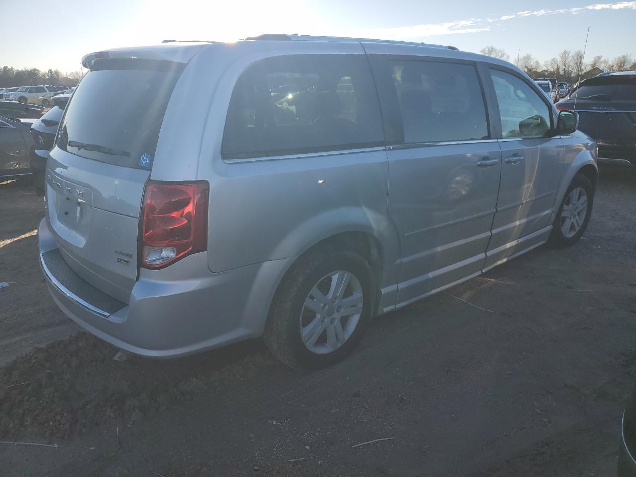 Image 3 of 2012 DODGE GRAND CARAVAN CREW 2012 with VIN 2C4RDGDGXCR366960