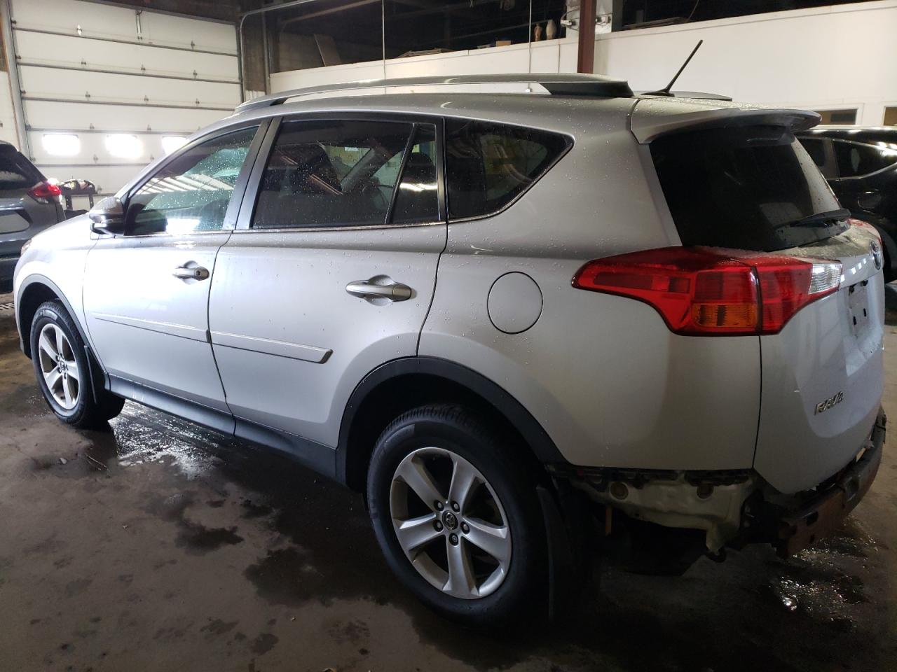 Изображение 2 2015 TOYOTA RAV4 XLE 2015 с VIN 2T3RFREV8FW398786