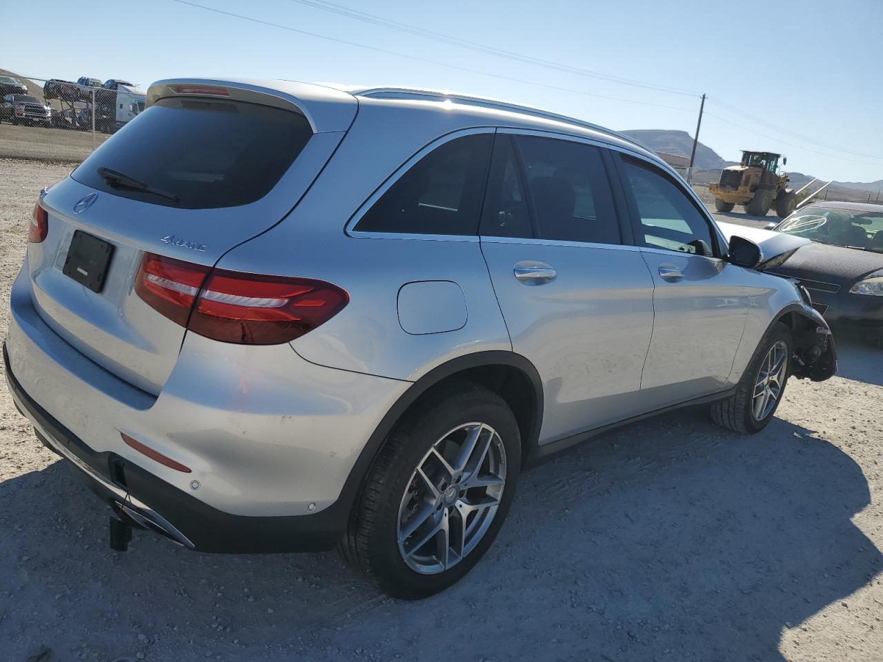 Obraz 3 z Mercedes-Benz Glc 300 4Matic 2016 z VIN WDC0G4KB1GF061182