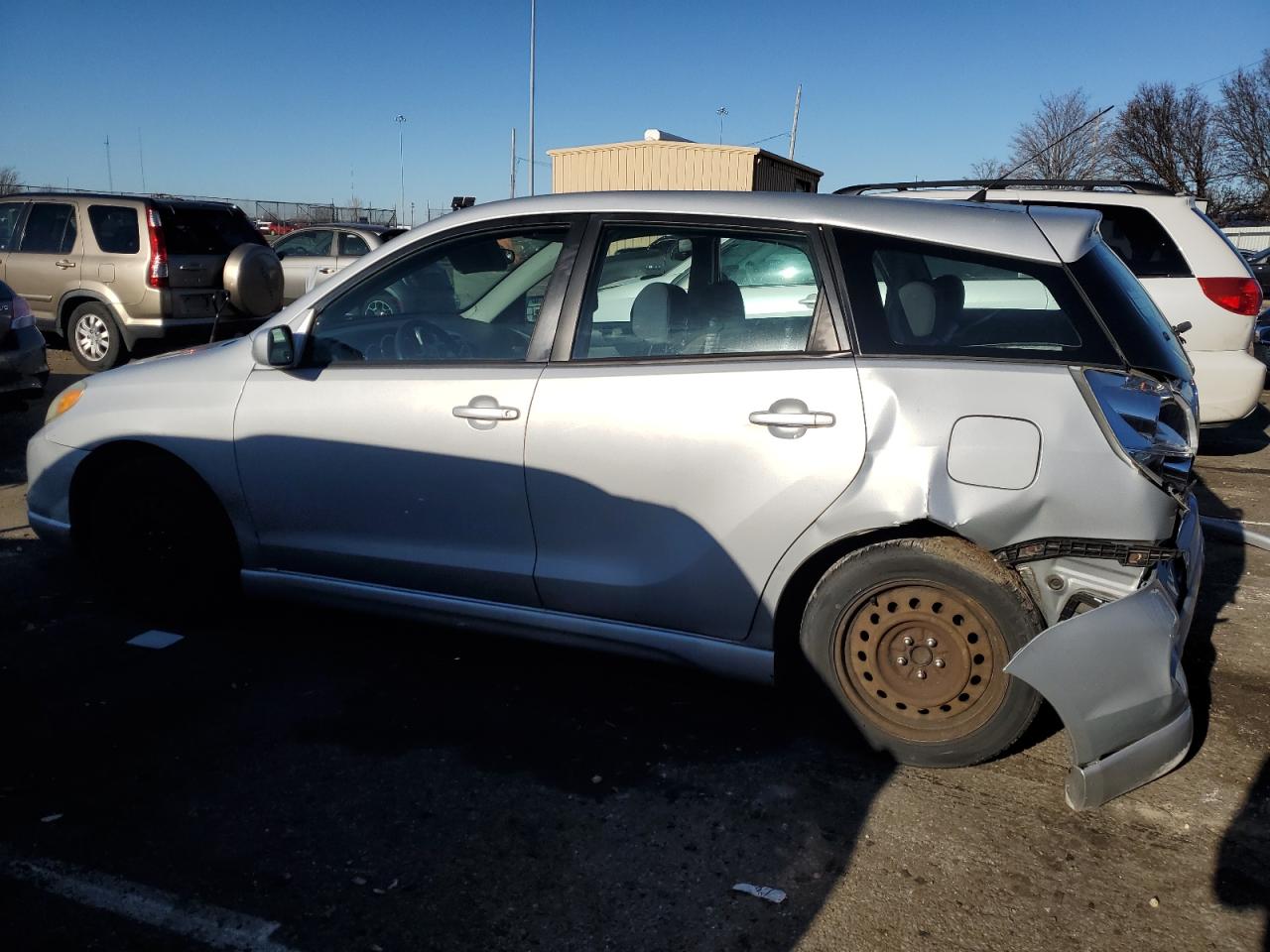 Image 2 of 2005 TOYOTA COROLLA MATRIX XR 2005 with VIN 2T1KR32E45C319262