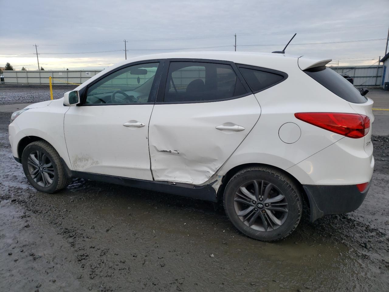 Image 2 of 2015 HYUNDAI TUCSON GLS 2015 with VIN KM8JTCAF2FU091737