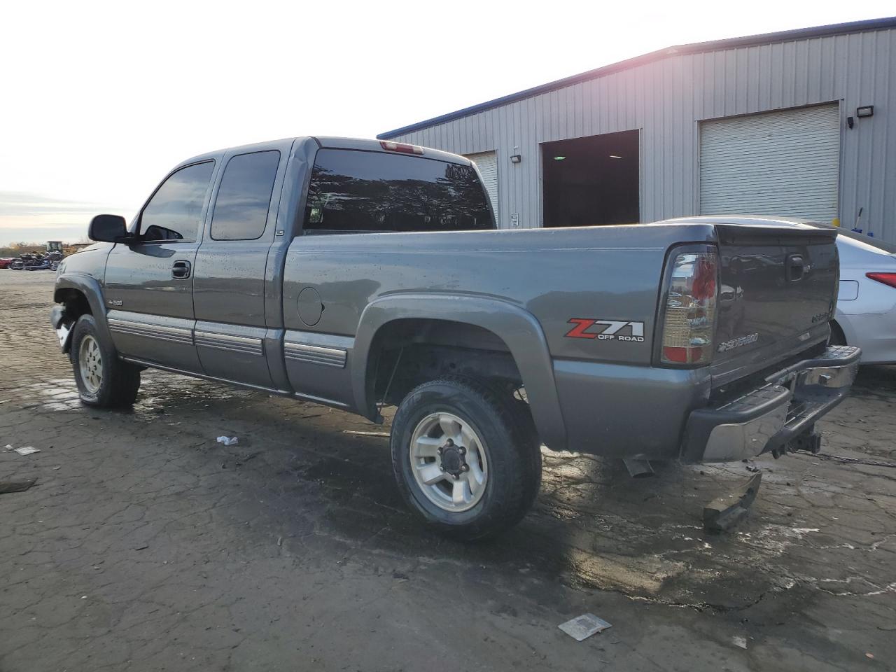 Obraz 2 z 2000 CHEVROLET SILVERADO K1500 2000 z VIN 1GCEK19T1YE391371