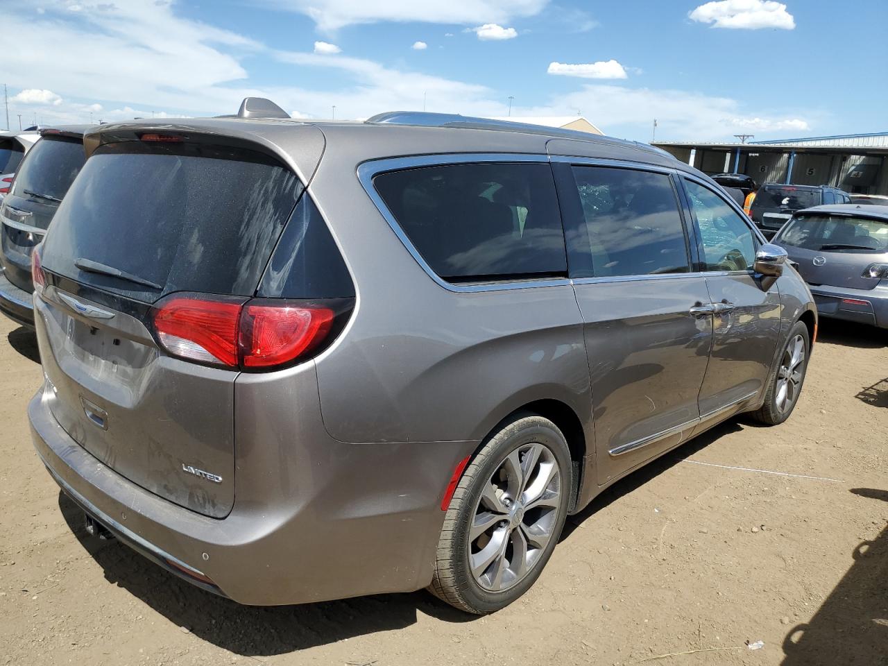 Obraz 3 z 2018 CHRYSLER PACIFICA LIMITED 2018 z VIN 2C4RC1GG5JR261090