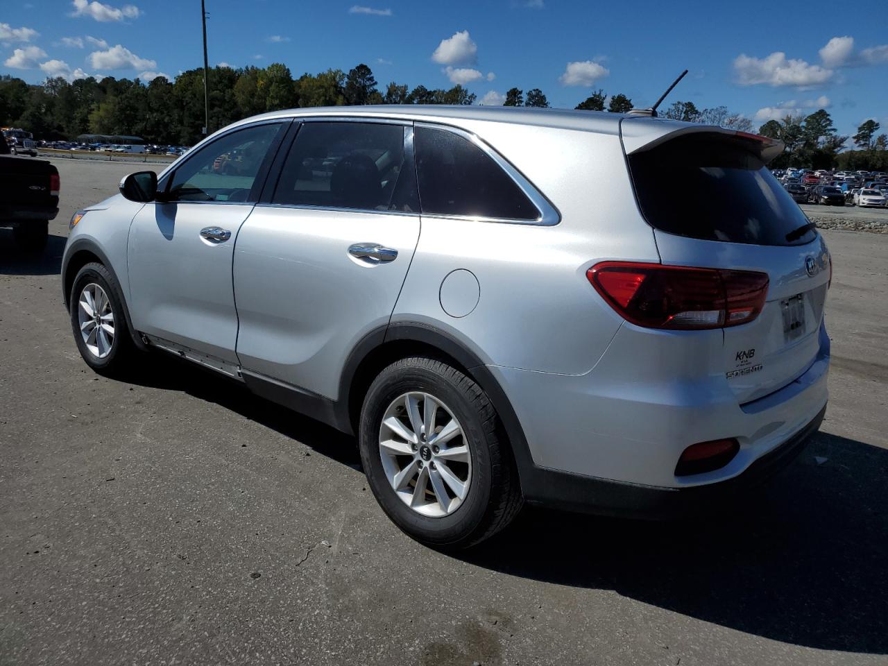Image 2 of 2019 KIA SORENTO L 2019 with VIN 5XYPG4A30KG542903