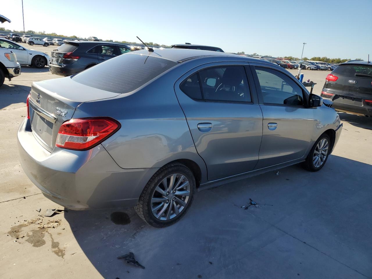 Obraz 3 z 2019 MITSUBISHI MIRAGE G4 ES 2019 z VIN ML32F3FJ0KHF03790
