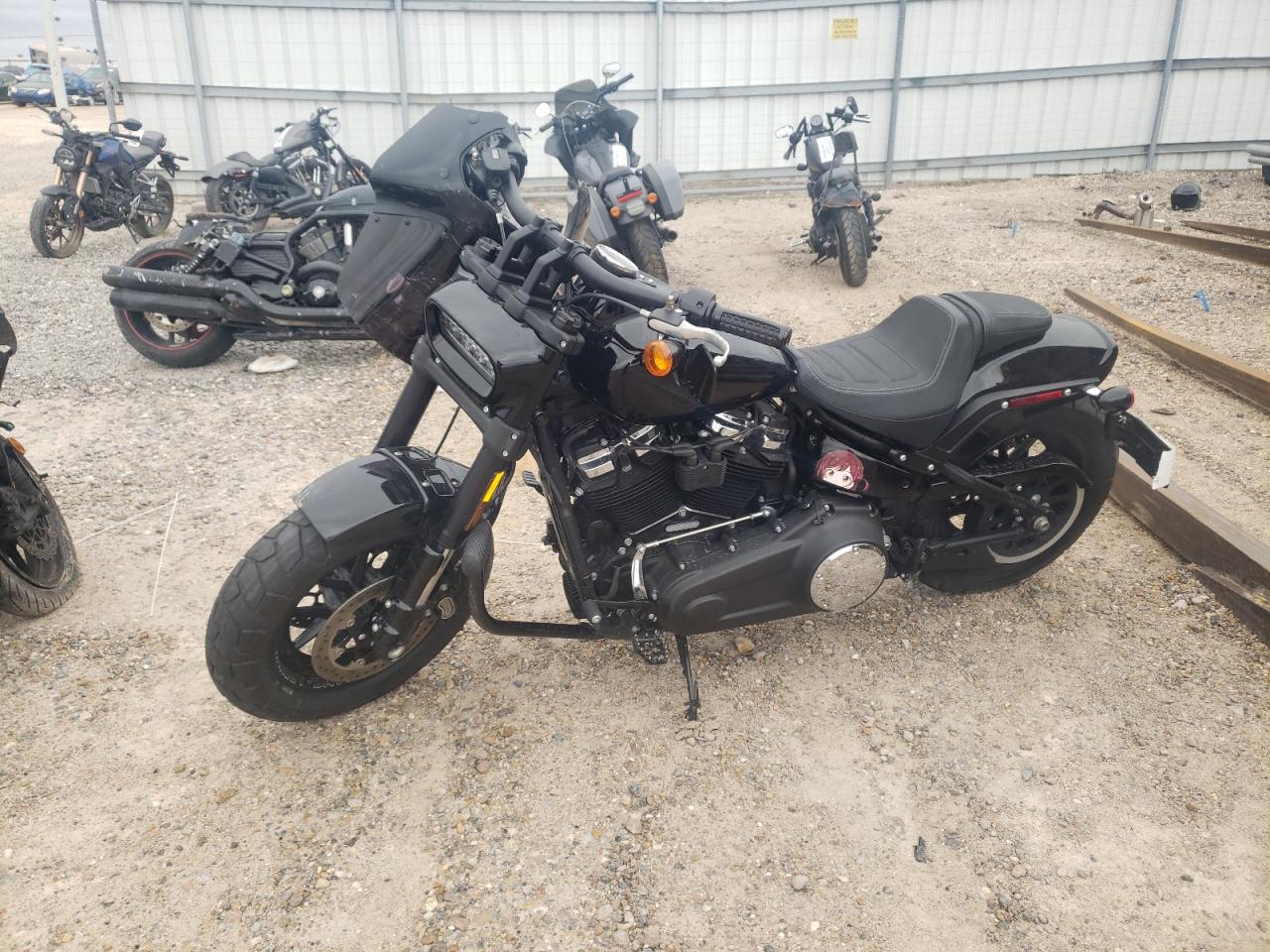 Obraz 2 z 2018 HARLEY-DAVIDSON FXFB FAT BOB 2018 z VIN 1HD1YKJ16JC031090
