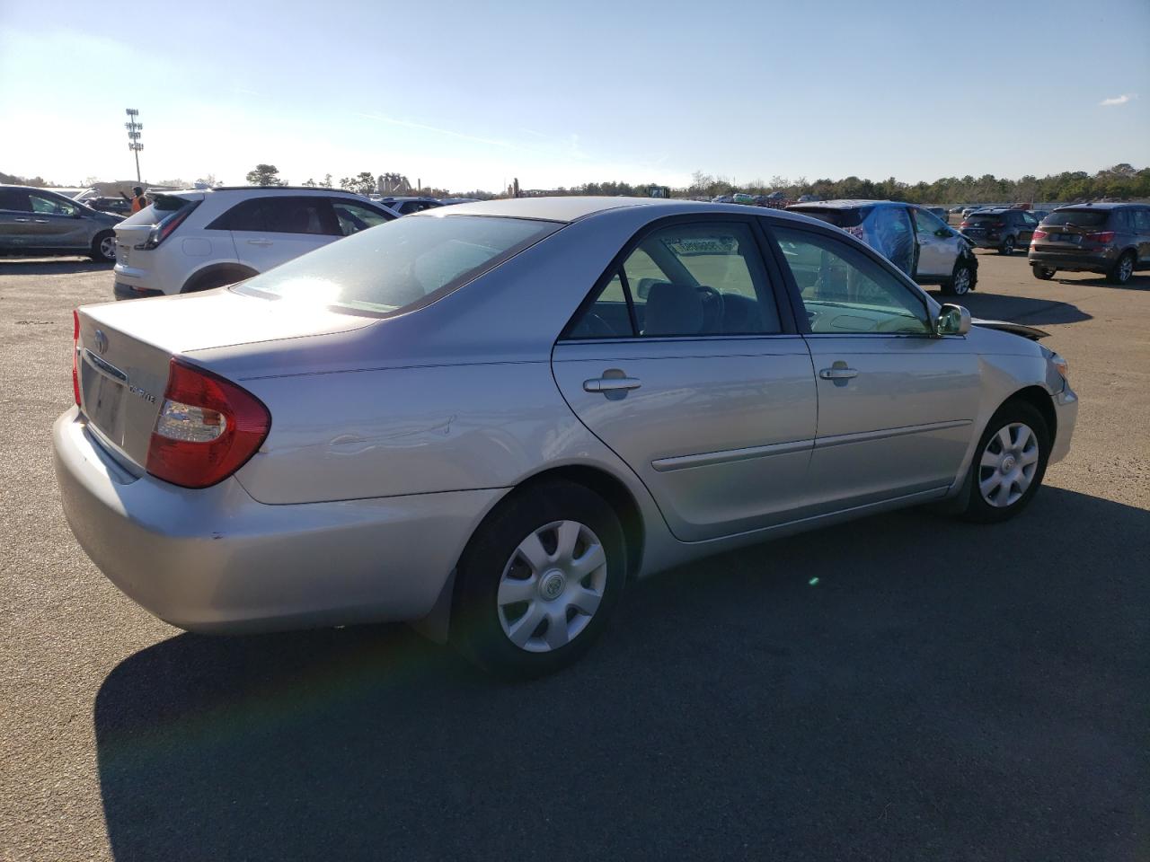Obraz 3 z 2004 TOYOTA CAMRY LE 2004 z VIN 4T1BE32K74U293979
