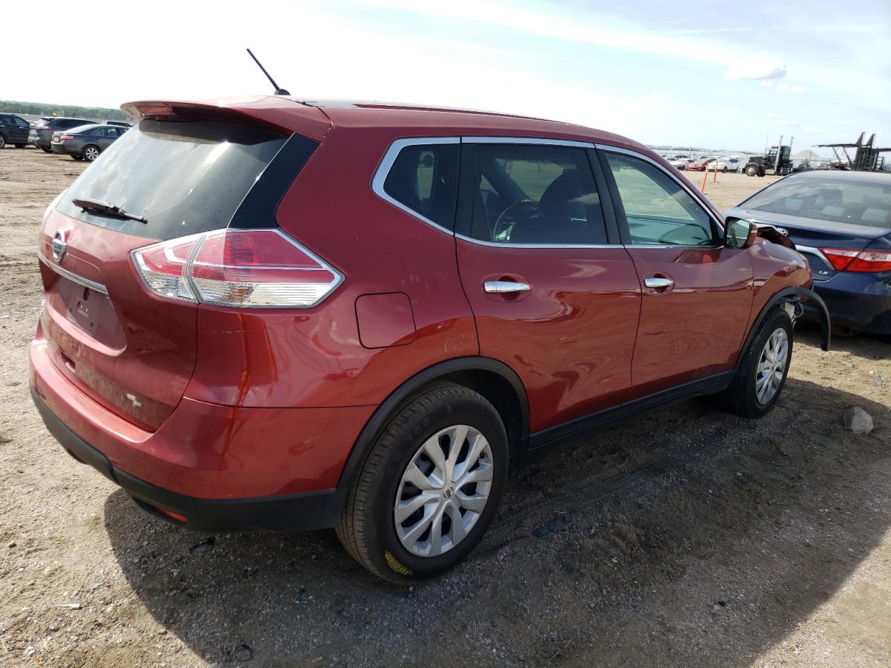 Image 3 of 2015 NISSAN ROGUE S 2015 with VIN 5N1AT2MT2FC812978