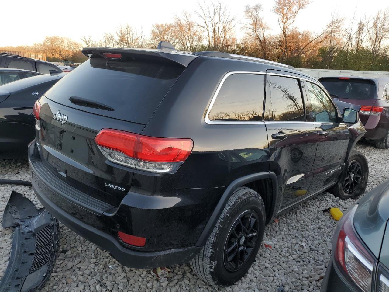 Image 3 of 2019 JEEP GRAND CHEROKEE LAREDO 2019 with VIN 1C4RJFAG4KC736427