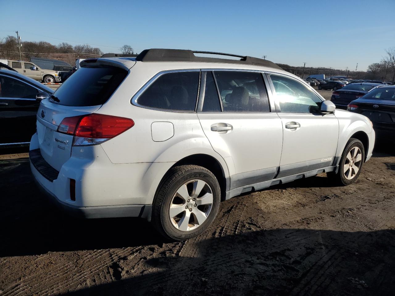 Изображение 3 2011 SUBARU OUTBACK 2.5I PREMIUM 2011 с VIN 4S4BRBCC7B3357690