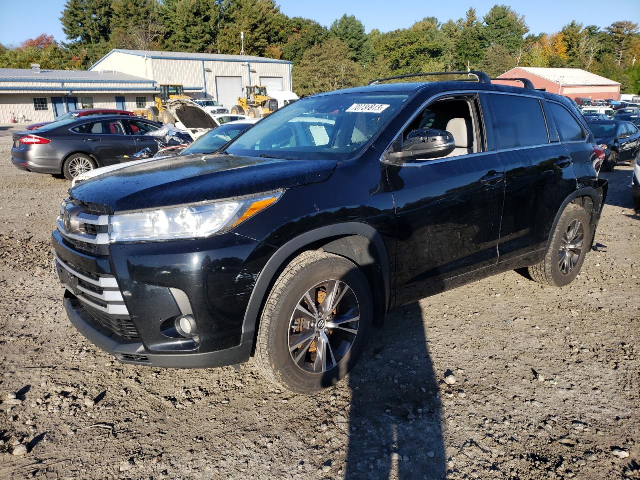 Image 1 of 2018 TOYOTA HIGHLANDER LE 2018 with VIN 5TDBZRFH2JS894209
