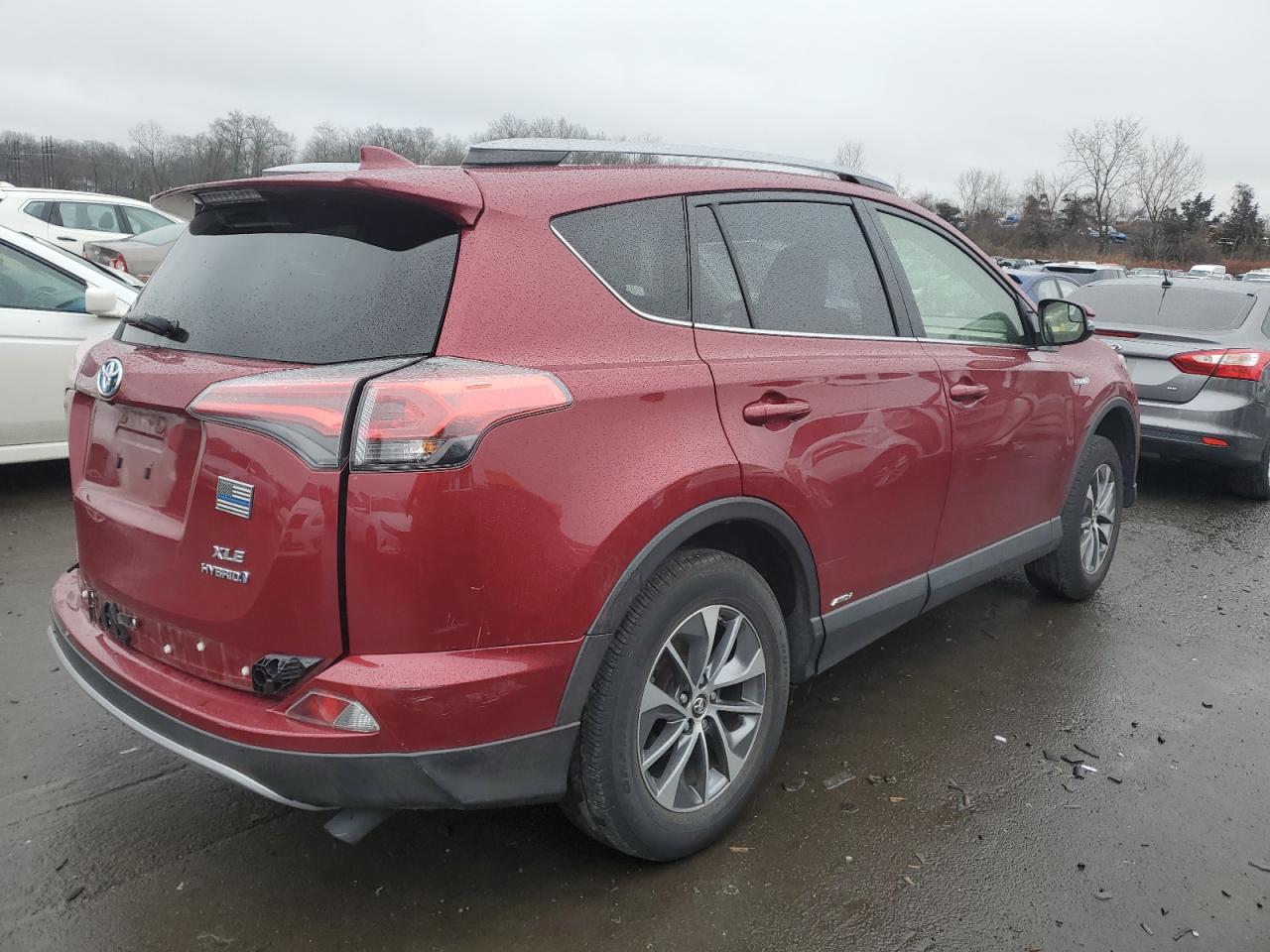 Image 3 of 2018 TOYOTA RAV4 HV LE 2018 with VIN JTMRJREV3JD210406