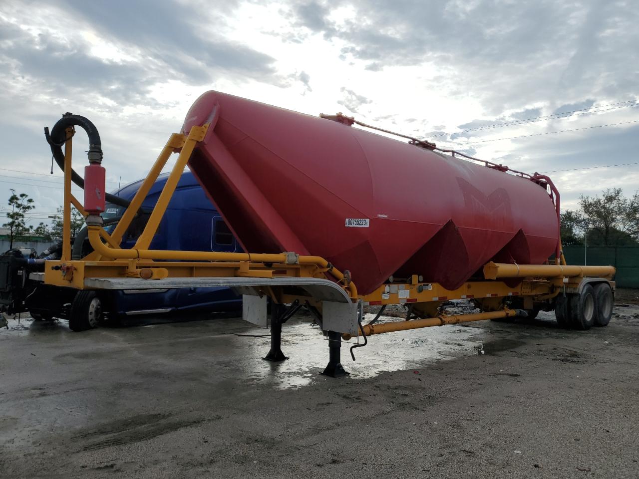 Obraz 2 z 1995 FRU TRL 1995 z VIN 4J8B04322ST000801