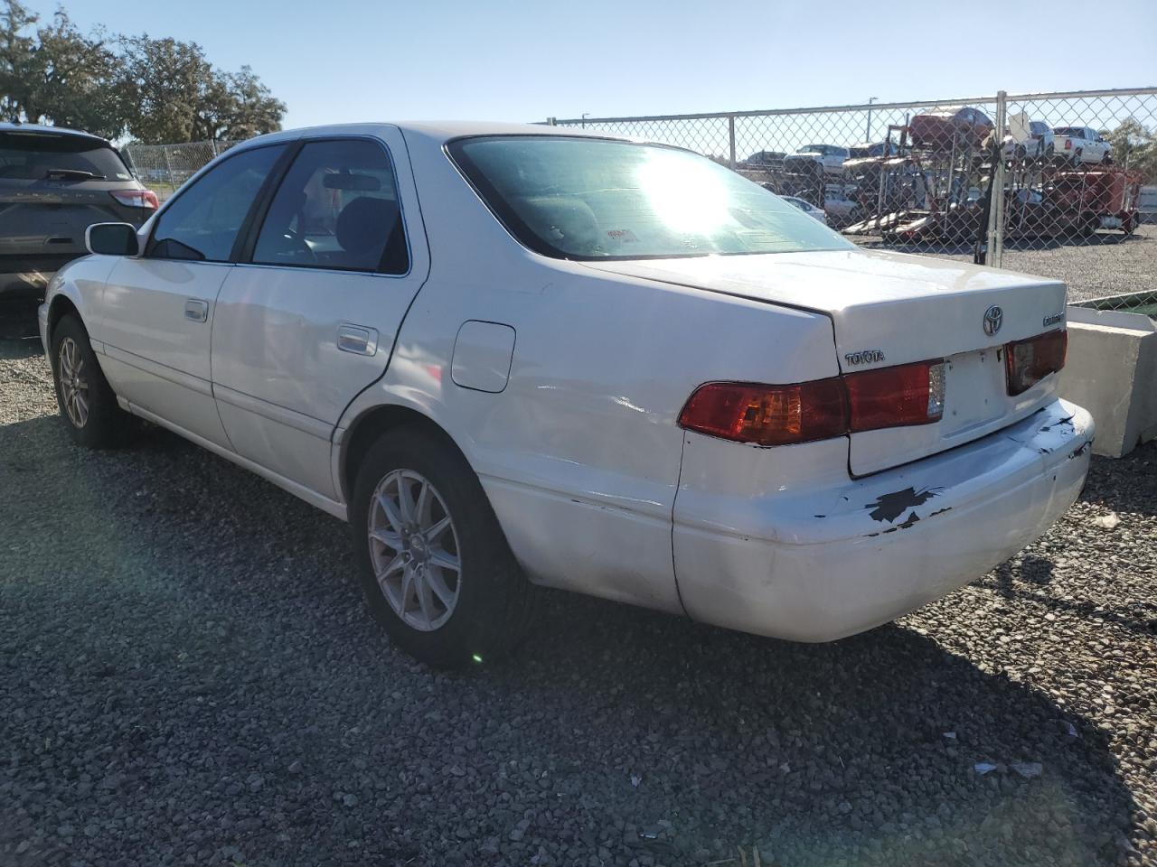 Изображение 2 2000 TOYOTA CAMRY CE 2000 с VIN 4T1BG22K5YU984700