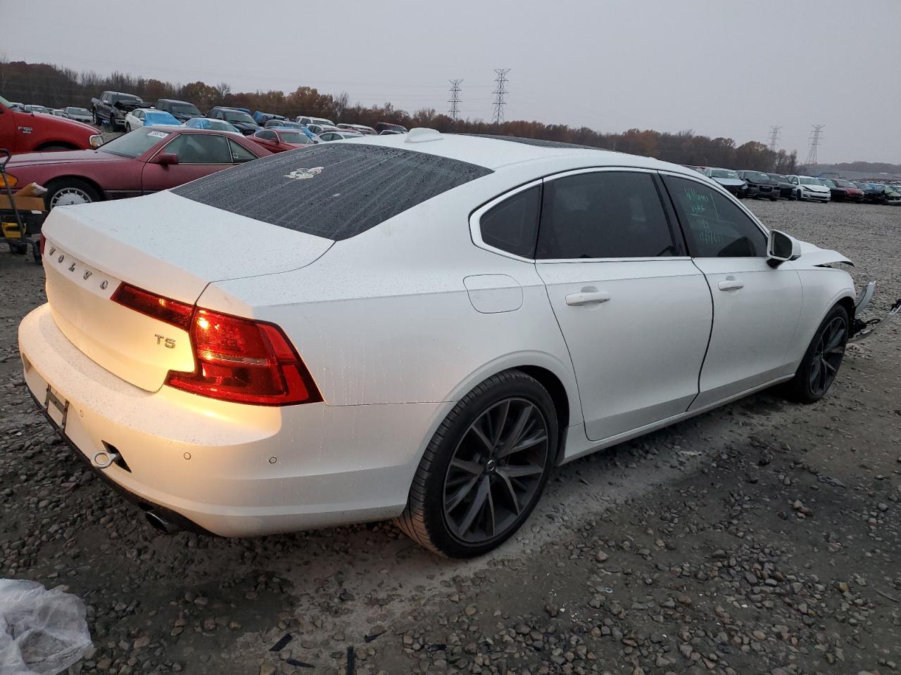 Obraz 3 z 2018 VOLVO S90 T5 MOMENTUM 2018 z VIN LVY982AKXJP038624