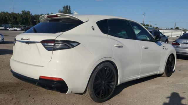 Obraz 3 z 2022 MASERATI LEVANTE MODENA 2022 z VIN ZN661YUMXNX402317