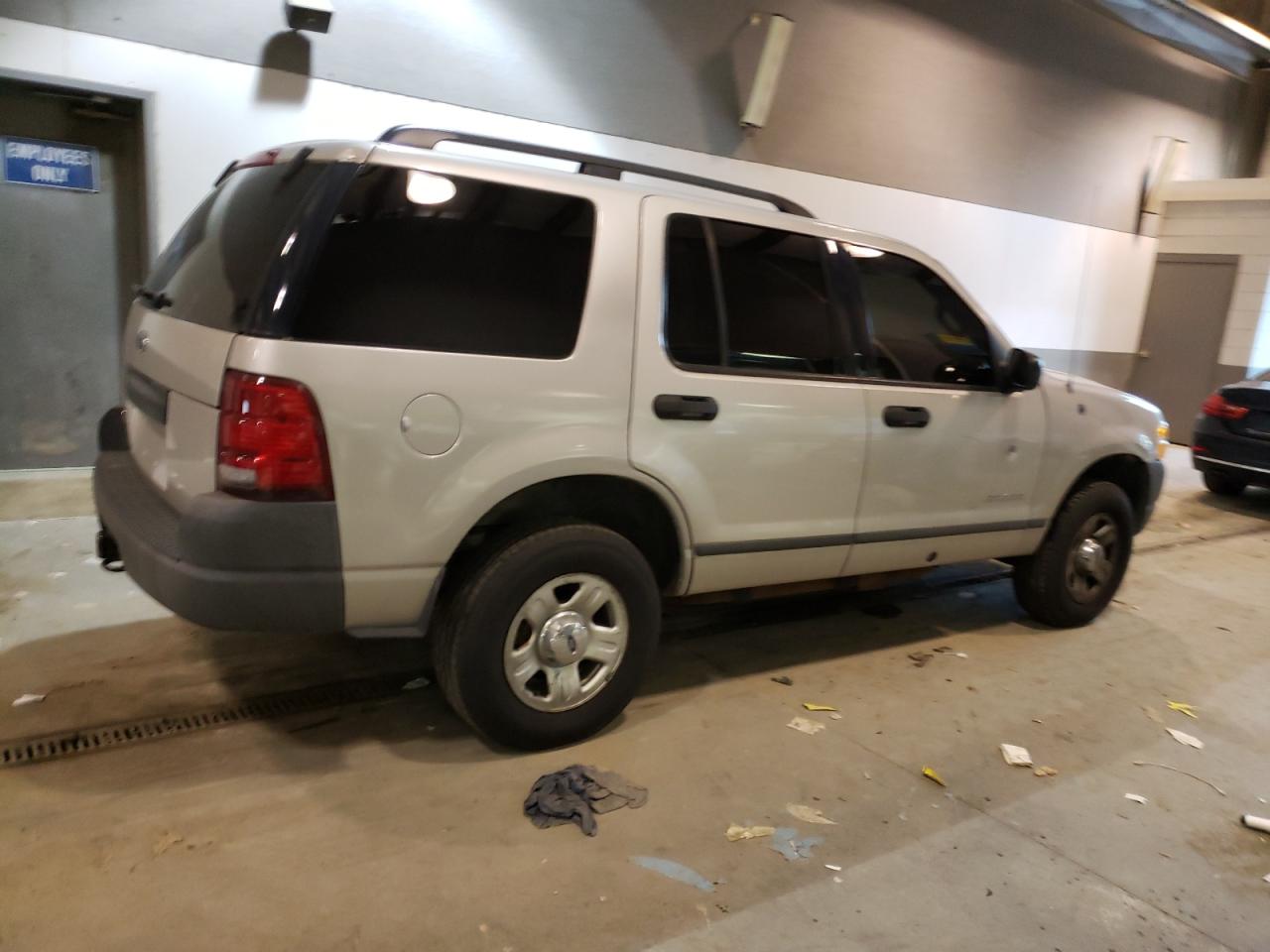 Image 3 of 2004 FORD EXPLORER XLS 2004 with VIN 1FMZU72K74UB63676