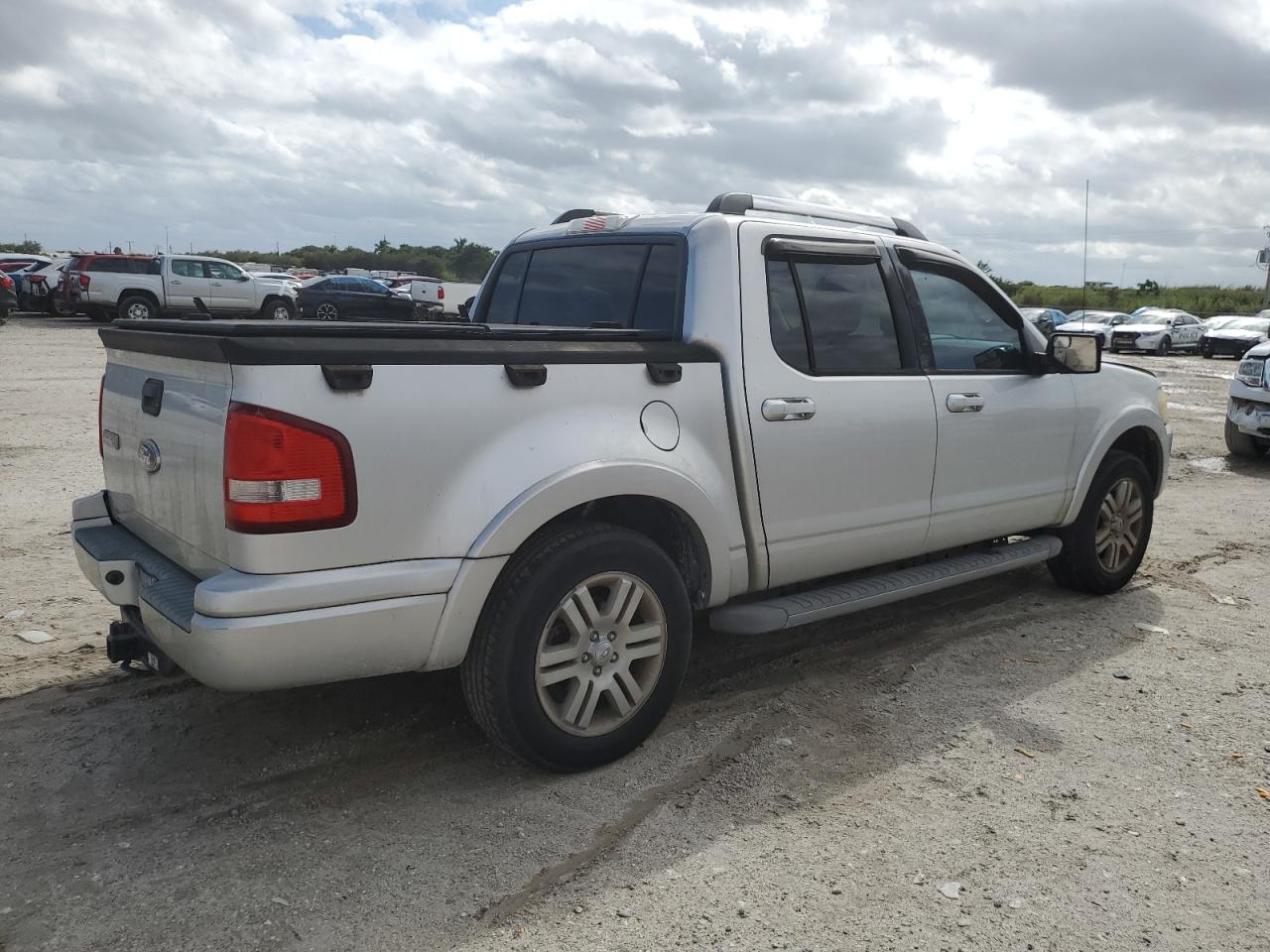 Image 3 of 2010 FORD EXPLORER SPORT TRAC LIMITED 2010 with VIN 1FMEU3DEXAUF01520