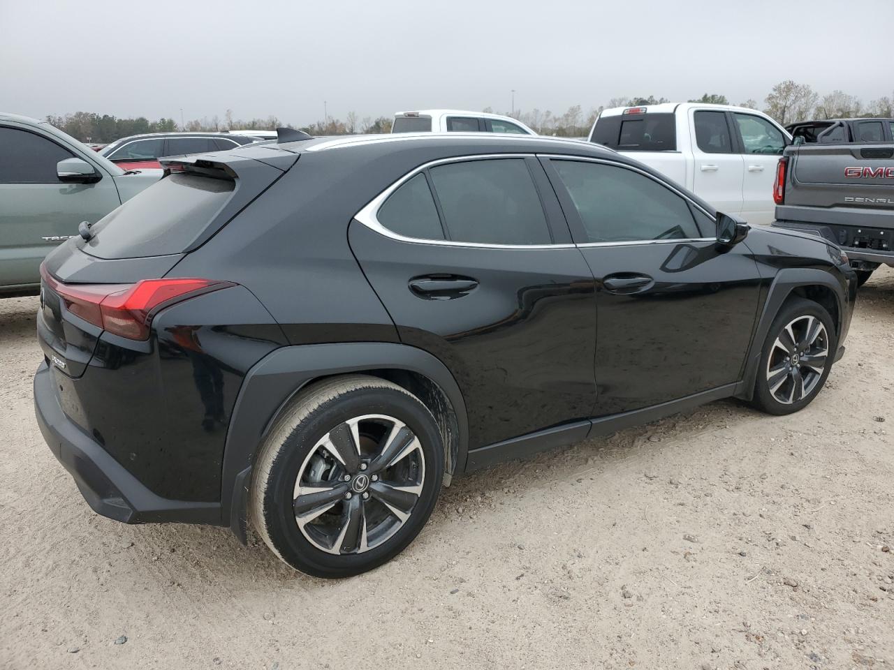Image 3 of 2022 LEXUS UX 200 BASE 2022 with VIN JTHX3JBH2N2049788