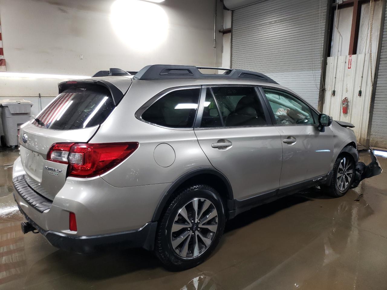 Изображение 3 2017 SUBARU OUTBACK 2.5I LIMITED 2017 с VIN 4S4BSANCXH3211918