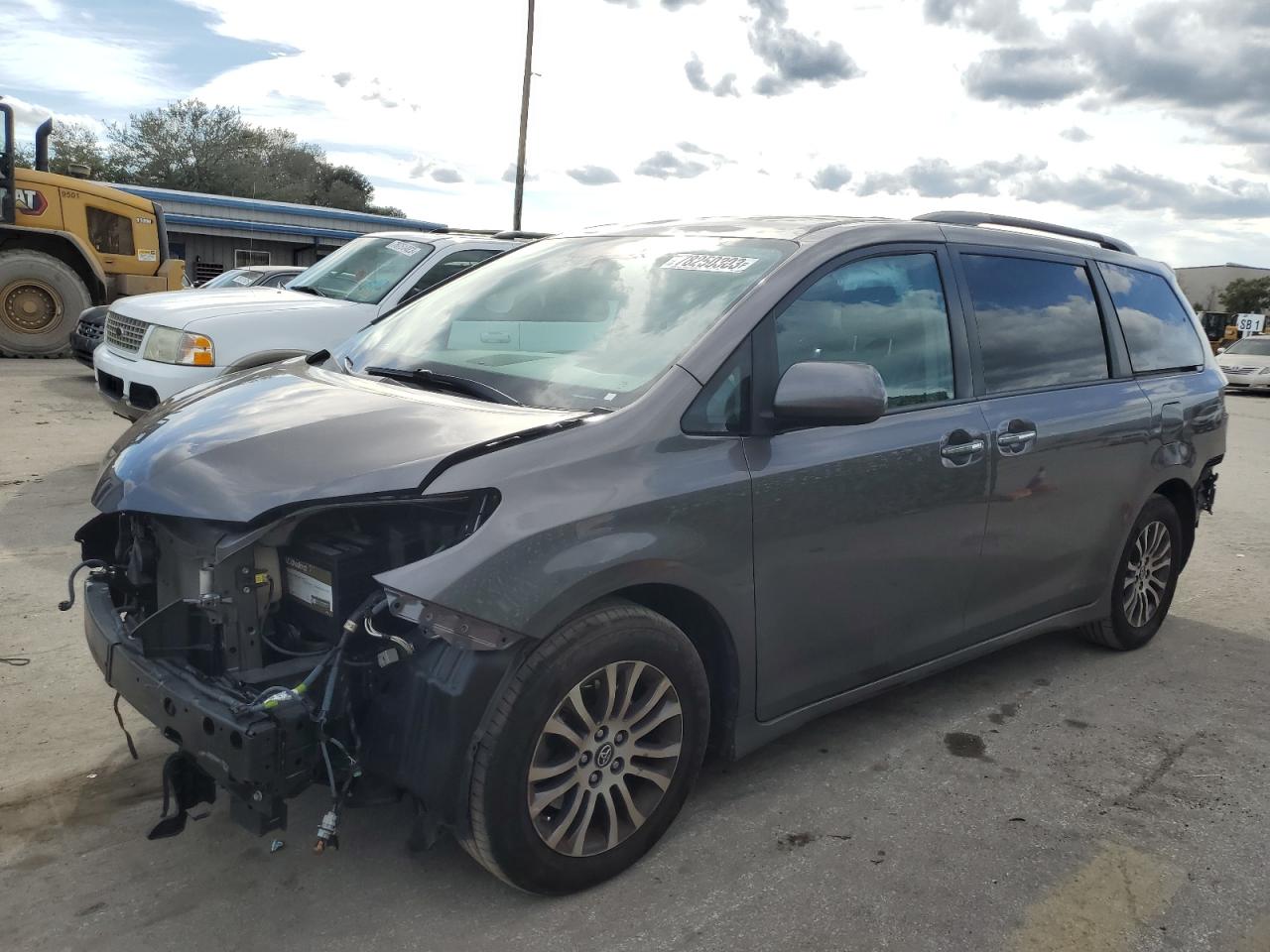 Изображение 2019 TOYOTA SIENNA XLE 2019