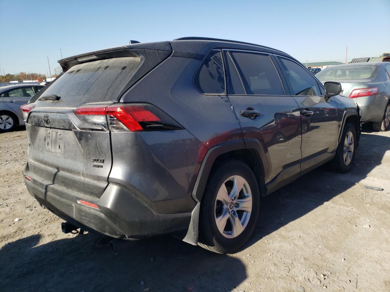 Изображение 3 2019 TOYOTA RAV4 XLE 2019 с VIN JTMP1RFV8KD002531