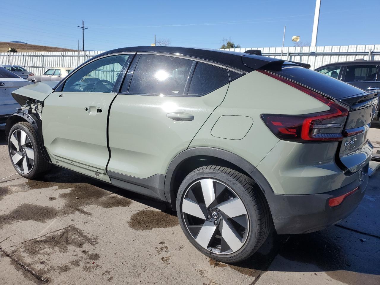 Изображение 2 2022 VOLVO C40 P8 RECHARGE ULTIMATE 2022 с VIN YV4ED3GB8N2005846