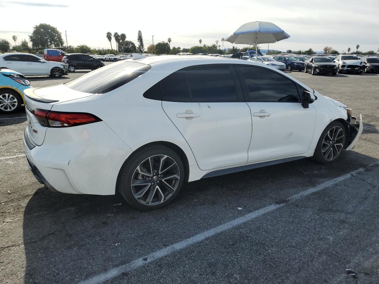 Изображение 3 2020 TOYOTA COROLLA XSE 2020 с VIN JTDT4RCEXLJ009185