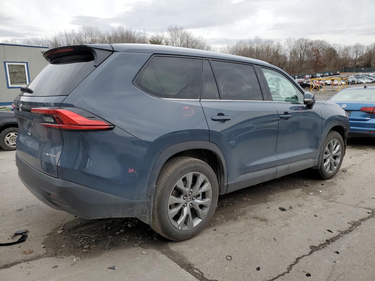 Изображение 3 2024 TOYOTA GRAND HIGHLANDER XLE 2024 с VIN 5TDAAAB57RS003035