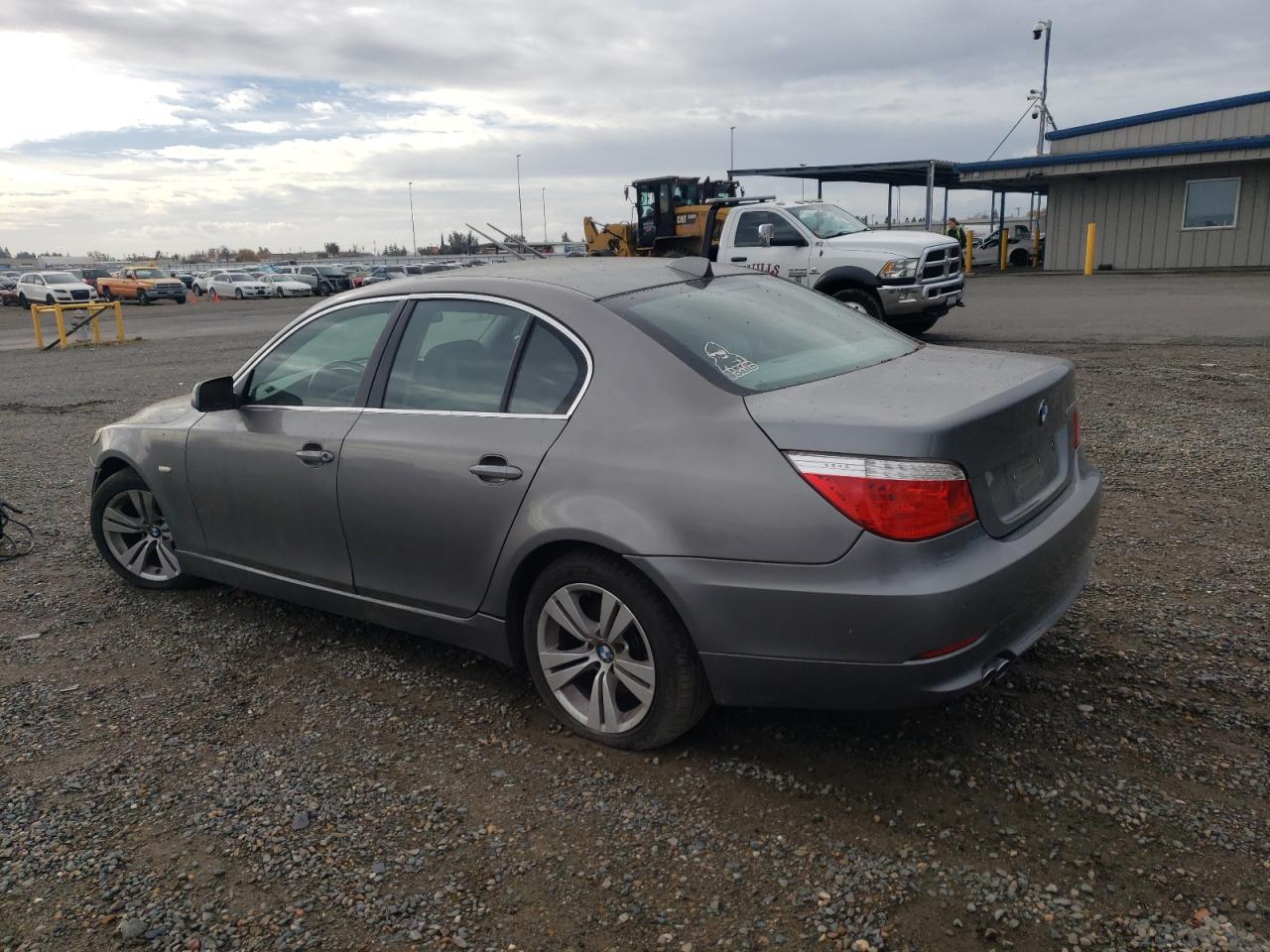 Image 2 of 2010 BMW 528 I 2010 with VIN WBANU5C57AC124066