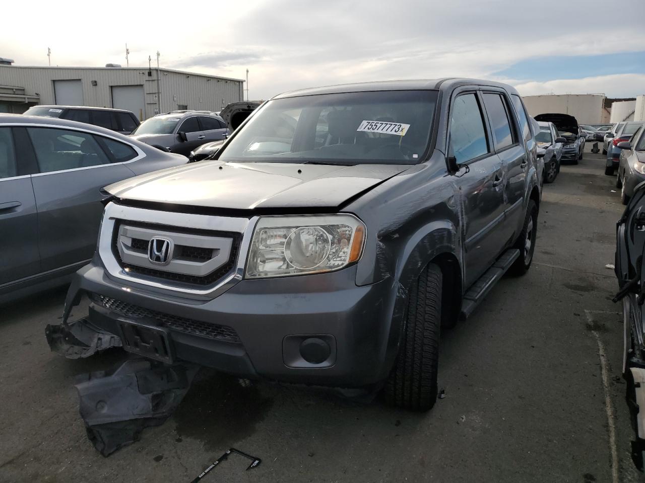 Obraz 1 z 2011 HONDA PILOT LX 2011 z VIN 5FNYF3H23BB046483