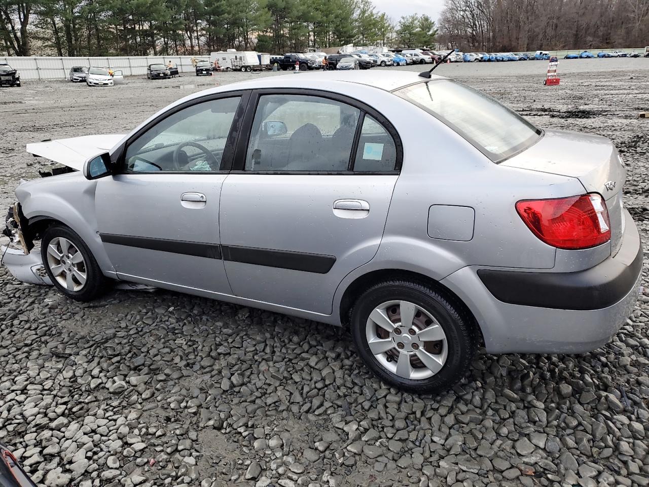 Image 2 of 2007 KIA RIO BASE 2007 with VIN KNADE123376261322