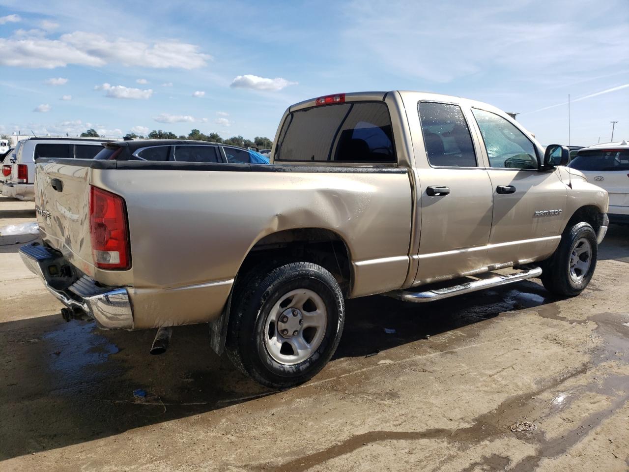 Image 3 of 2002 DODGE RAM 1500  2002 with VIN 3D7HA18N42G186278