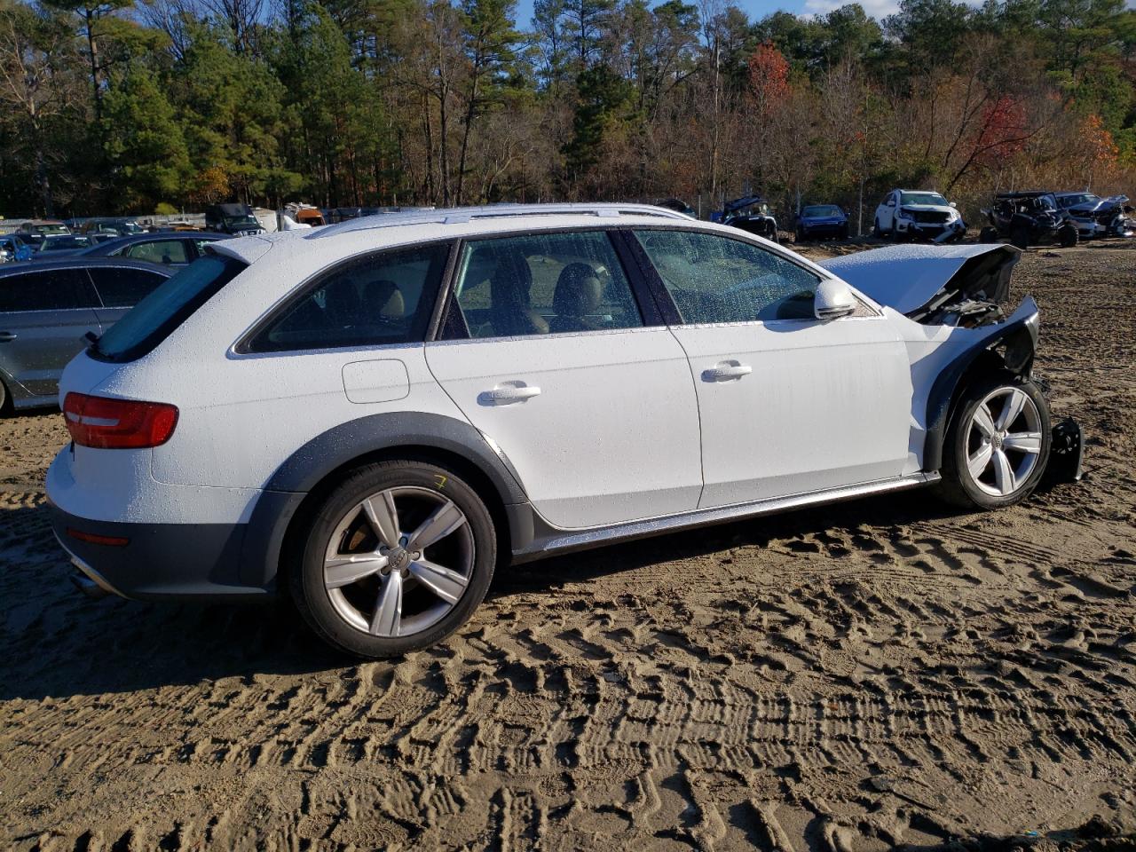 Image 3 of 2013 AUDI A4 ALLROAD PREMIUM PLUS 2013 with VIN WA1UFAFL4DA118828
