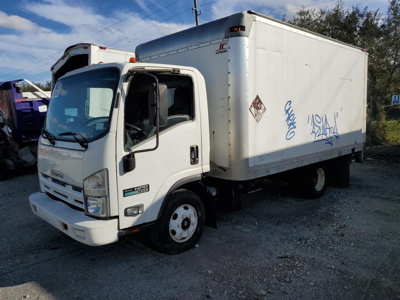 Obraz 2 z 2011 ISUZU NPR  2011 z VIN JALB4W175B7400947