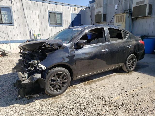 Obraz 1 z 2018 NISSAN VERSA S 2018 z VIN 3N1CN7AP3JL879133