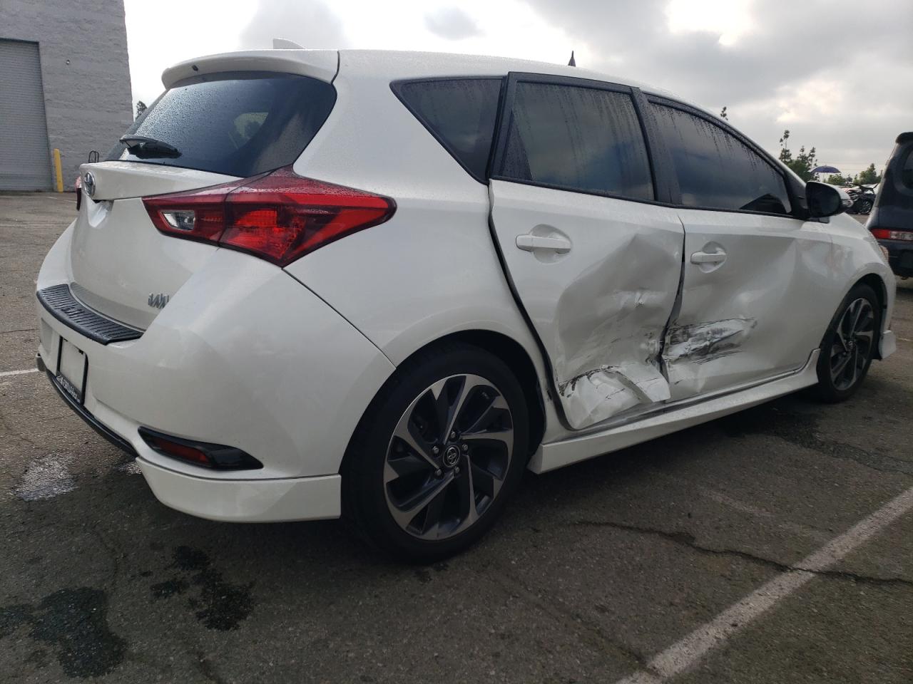 Obraz 3 z 2017 TOYOTA COROLLA IM  2017 z VIN JTNKARJE2HJ551844