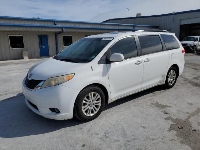 2014 TOYOTA SIENNA XLE 2014 image