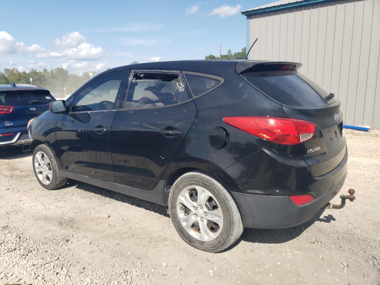 Image 2 of 2010 HYUNDAI TUCSON GLS 2010 with VIN KM8JT3AC3AU078624