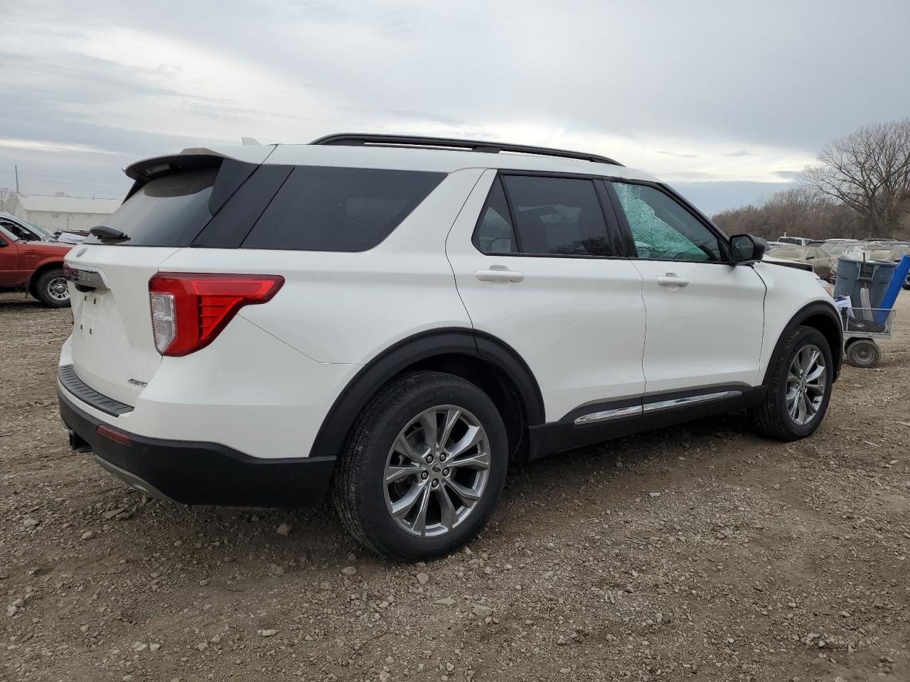 Изображение 3 2023 FORD EXPLORER XLT 2023 с VIN 1FMSK8DH7PGA11852