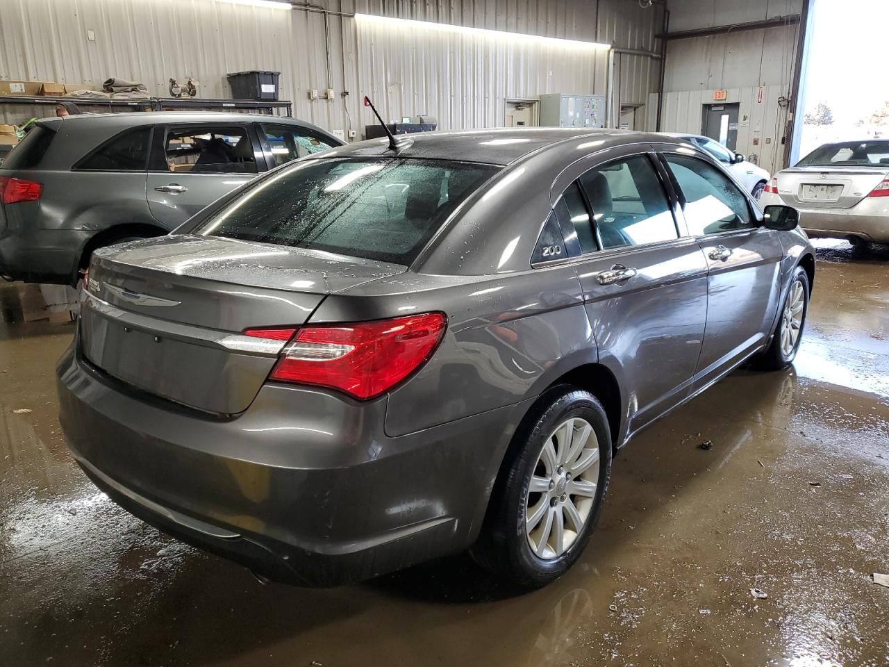 Image 3 of 2014 CHRYSLER 200 LIMITED 2014 with VIN 1C3CCBCG7EN180438