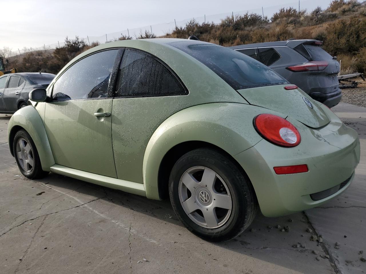 Obraz 2 z 2007 VOLKSWAGEN NEW BEETLE 2.5L OPTION PACKAGE 1 2007 z VIN 3VWRW31C07M509798