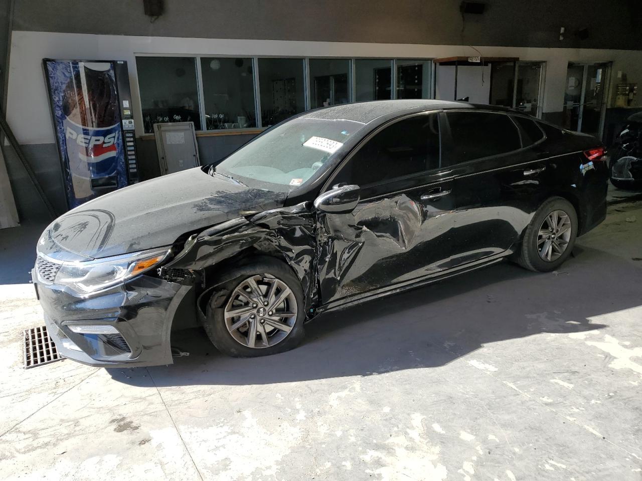 Image 1 of 2019 KIA OPTIMA LX 2019 with VIN 5XXGT4L33KG338707