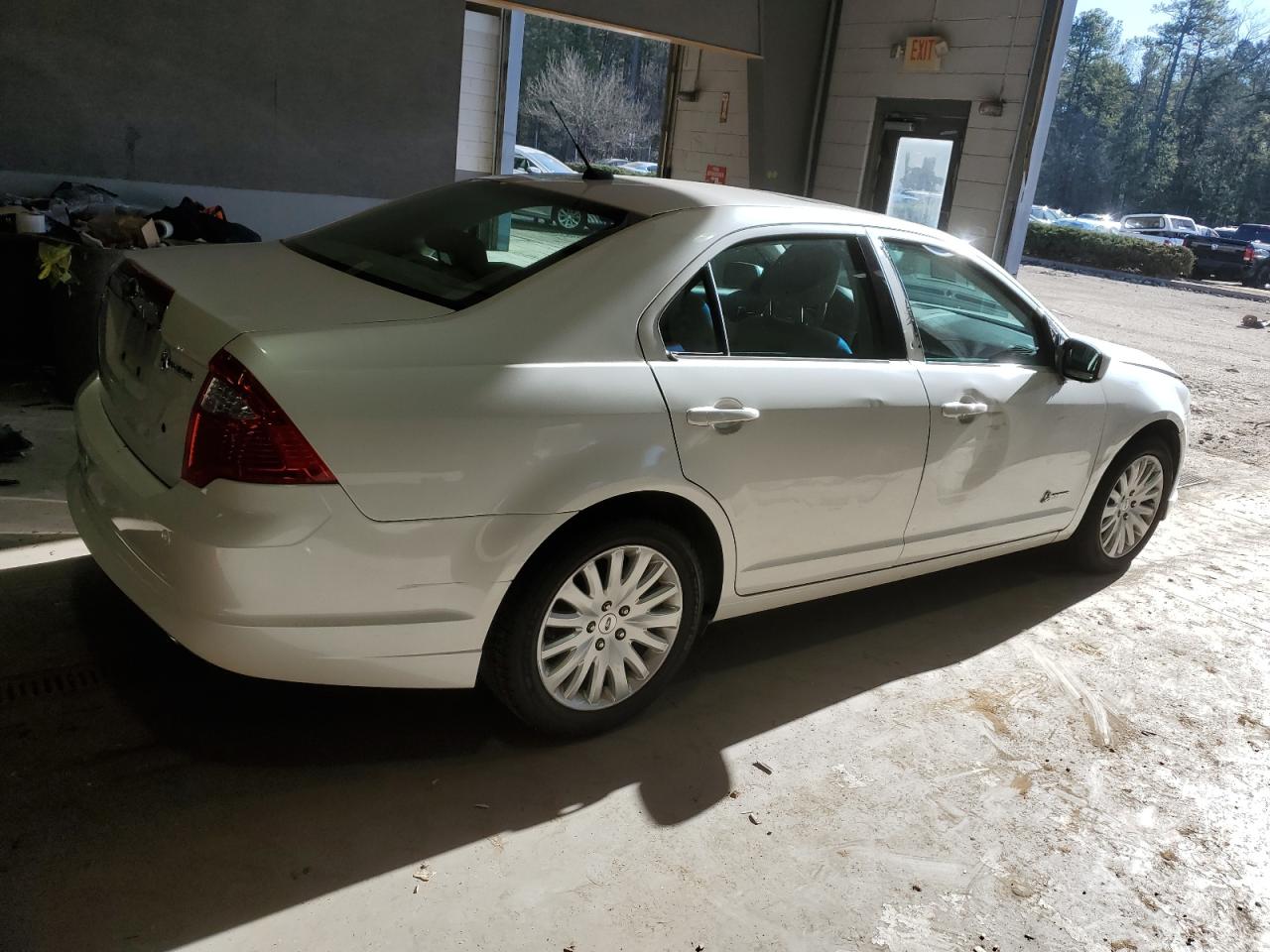 Image 3 of 2010 FORD FUSION HYBRID 2010 with VIN 3FADP0L35AR159817